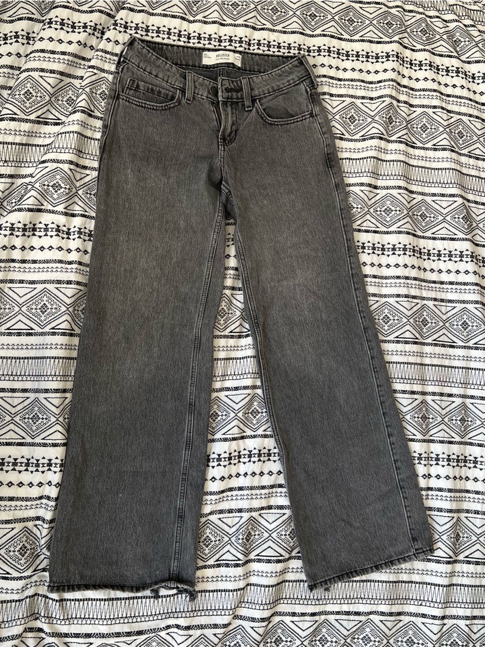 Hollister Gray Straight Leg Jeans - High Rise